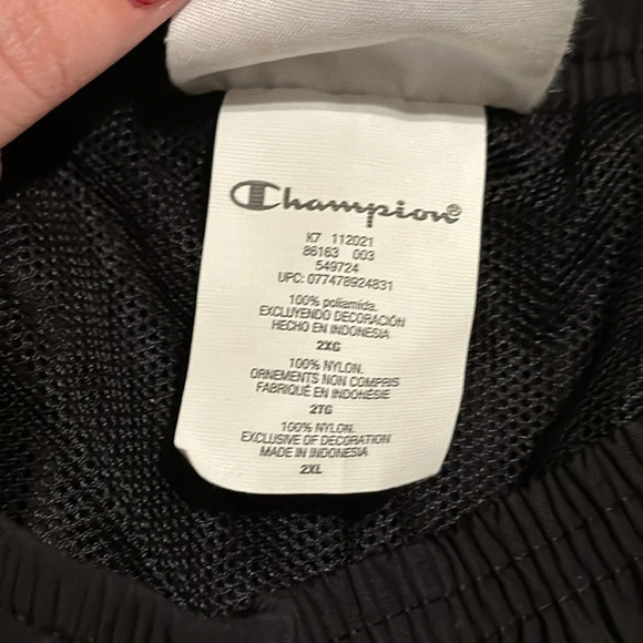 Champion 6 Inch Logo Embroidered Nylon Black Warm Up Swishy Short Size XXL - Picture 6 of 6